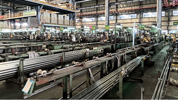 不銹鋼管自動化產(chǎn)線中傳輸帶與上料桿的“精準(zhǔn)”與“耐磨”